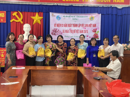 Hội LHPN phường 1 phối hợp với Công Đoàn Phường 1 tổ chức hoạt động kỷ niệm 93 năm ngày thành lập Hội LHPN Việt Nam (20/10/1930-20/10/2023) và ngày phụ nữ Việt Nam 20/10