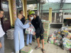 UBND Phường 1 phối hợp Chùa Long Châu Phước Trung, Miếu bà Linh Sơn Thánh Mẫu tặng quà hộ nghèo, hộ có hoàn cảnh khó khăn trên địa bàn Phường 1