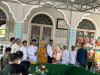 Các đồng chí lãnh đạo Tỉnh, Thành phố và Phường 1 thăm,  tặng quà chúc mừng cộng đồng Hồi giáo tại Khu phố 2, Phường 1 kết thúc tháng Ramadan năm 2023
